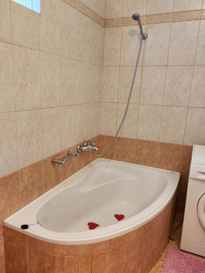 Apartment Nora In Almyrida *